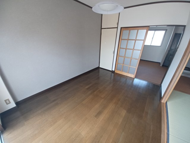 クイーンハイツの居間・リビング