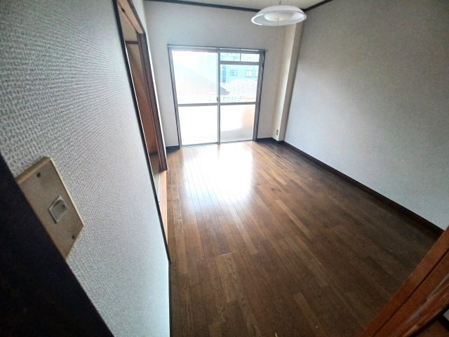 クイーンハイツの洋室