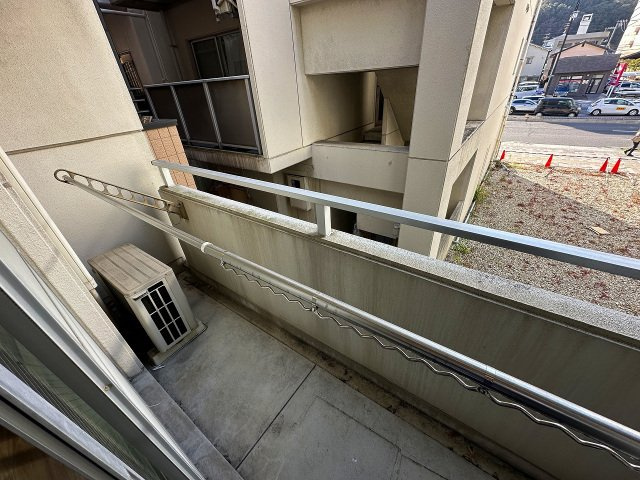AHビルのバルコニー