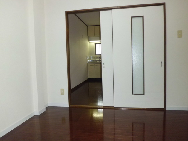 東峰レジデンスの居間・リビング