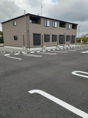 【駐車場】 | アルカディアⅠ | 駐車場に車を止められます