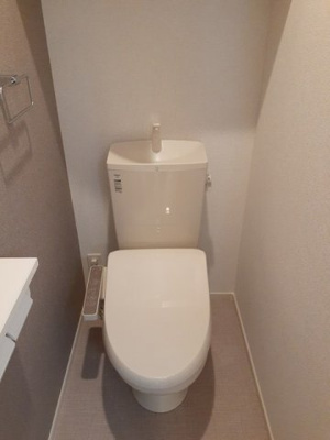 【トイレ】 | アルカディアⅠ | 落ち着いた色調のトイレです