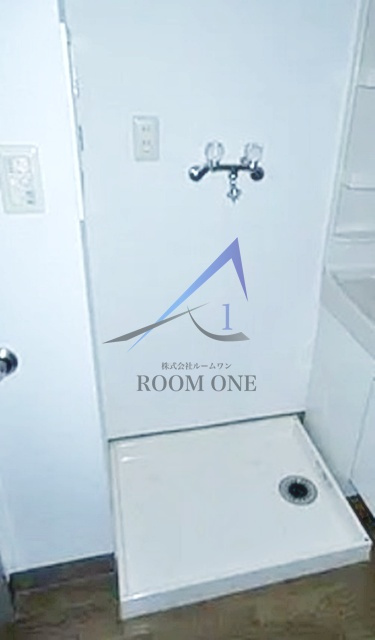 サンコーレジデンス参番館の設備|洗濯機置き場です。