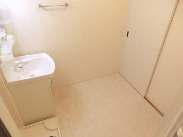 エスポワール（本太）の洗面所|★広めの脱衣スペースです★