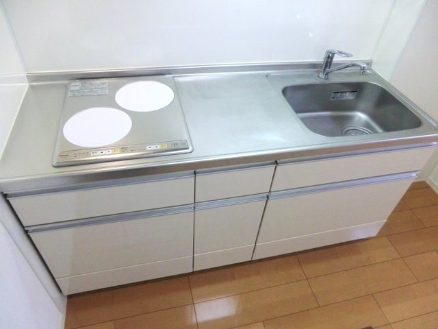 エスポワール（本太）のキッチン|★２口システムキッチン・広めのキッチンスペースです。★