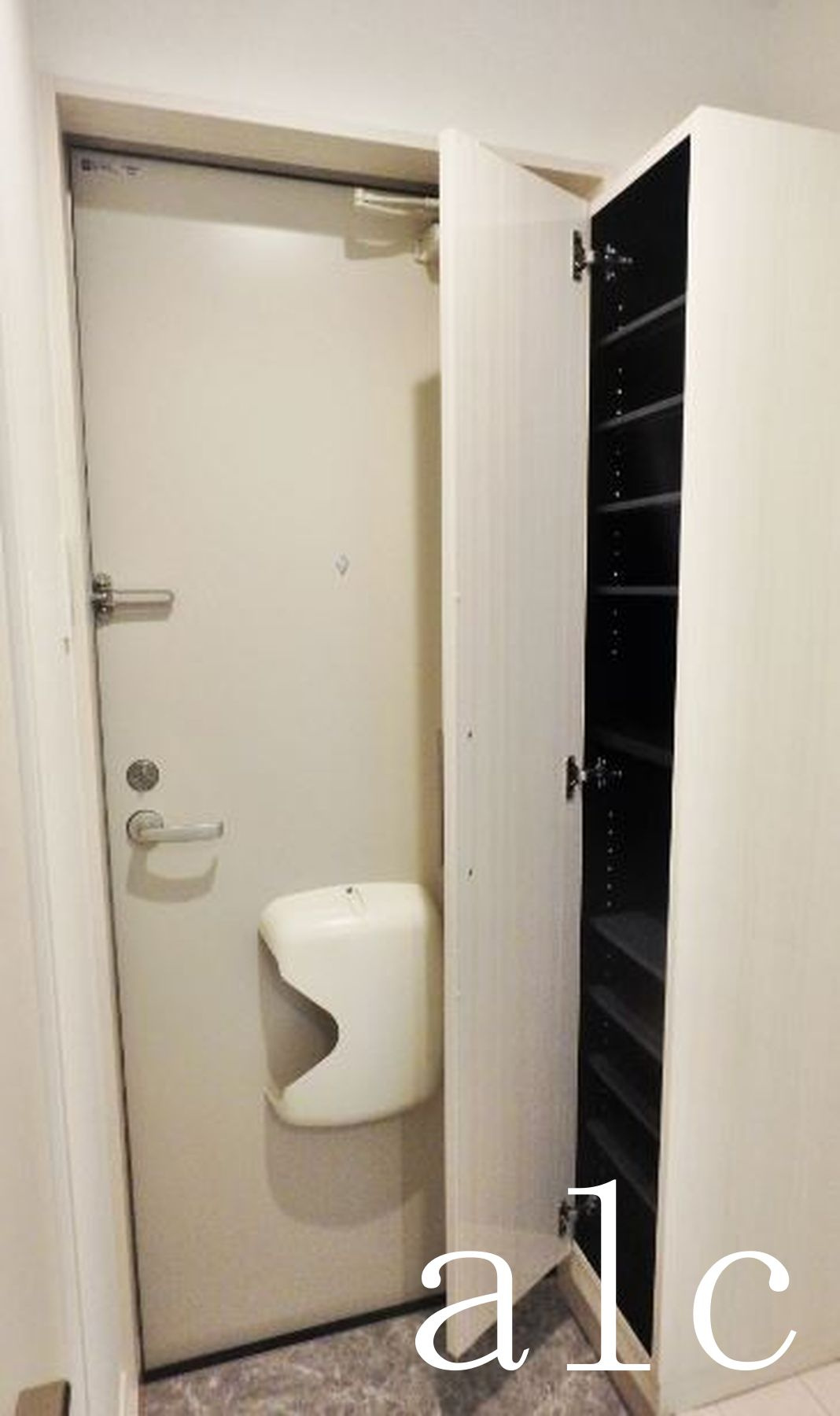 Ｌ’Ａｔｅｌｉｅｒの玄関|毎日通る玄関はこちらです