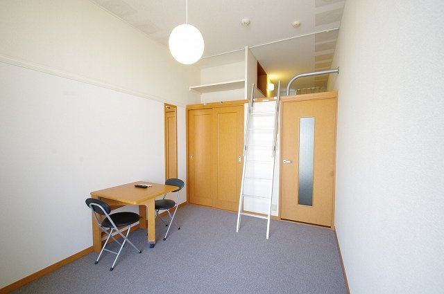 レオパレスメルツェⅣの寝室