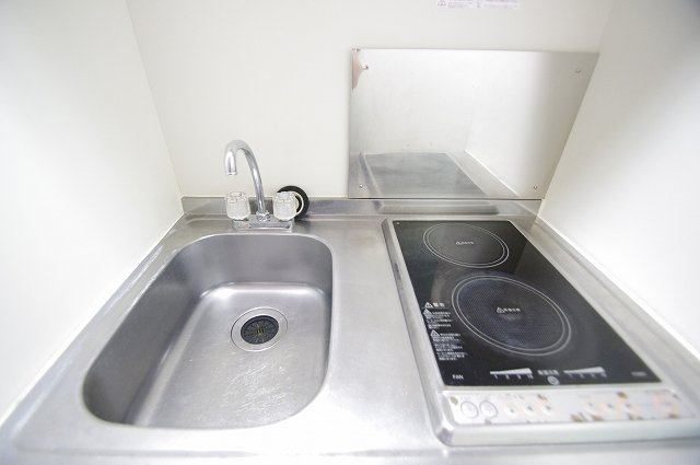 レオパレスメルツェⅣのキッチン