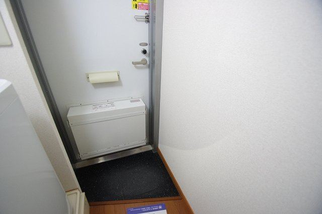 レオパレスメルツェⅣの玄関