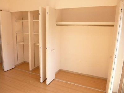 【収納】 | ROKUSUNS NERIMA | クローゼット完備。