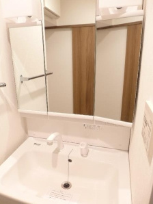 【独立洗面台】 | ROKUSUNS NERIMA | 嬉しい独立洗面台付き。