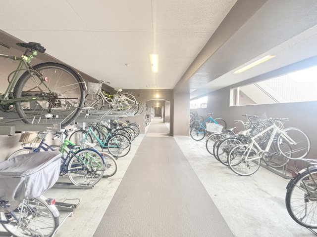 ナイスアーバン京成高砂フロンテージの駐輪場
