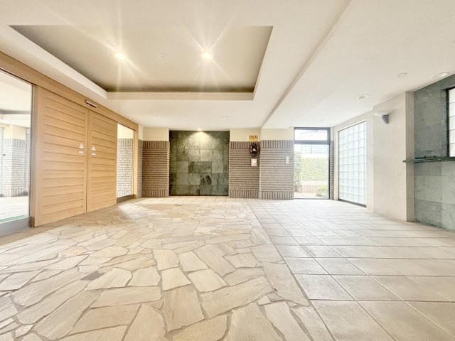 ナイスアーバン京成高砂フロンテージのロビー