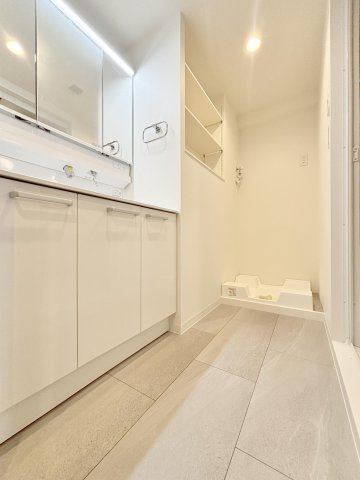 ナイスアーバン京成高砂フロンテージの独立洗面台