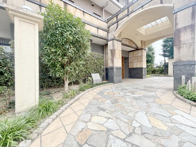 ナイスアーバン京成高砂フロンテージのエントランス