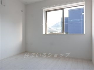 広島市安佐北区亀山４丁目のアパートの寝室