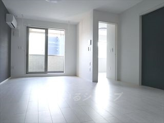 広島市安佐北区亀山４丁目のアパートの居間・リビング