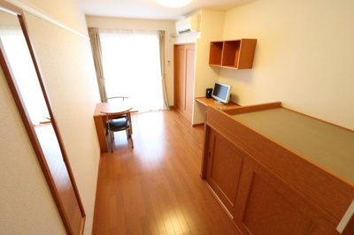 【居間・リビング】 | レオパレス華 | 新入学生には安心！家具家電付で、すぐに新生活をスタート！