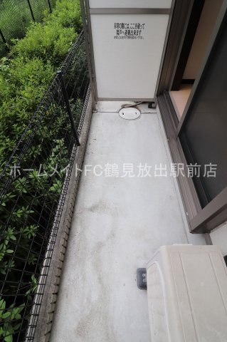 東大阪市稲田新町２丁目のハイツのバルコニー