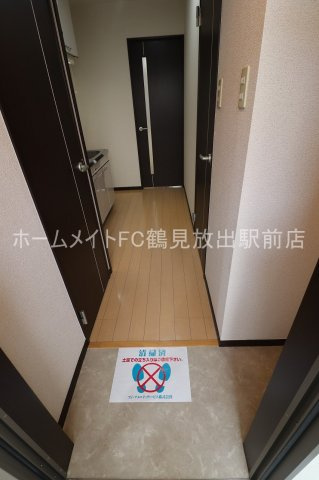 東大阪市稲田新町２丁目のハイツの玄関