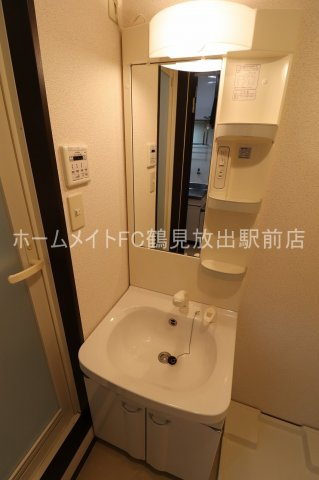 東大阪市稲田新町２丁目のハイツの独立洗面台