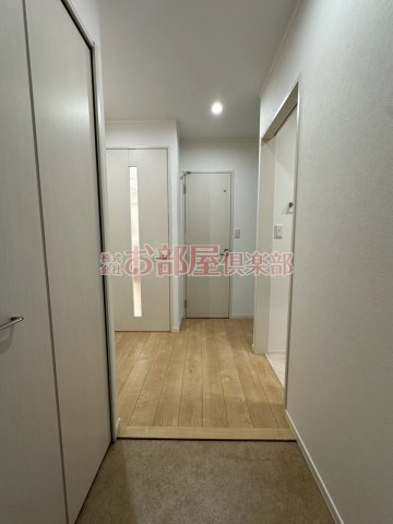 ロイヤルヴィラVの玄関|収納もある玄関です