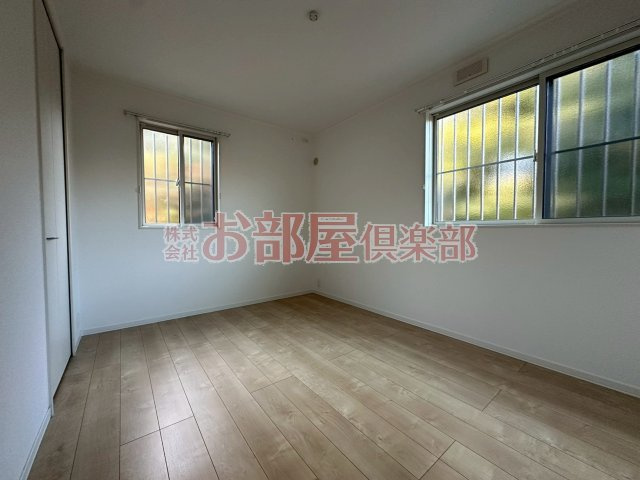 ロイヤルヴィラVの洋室|きれいな洋室です