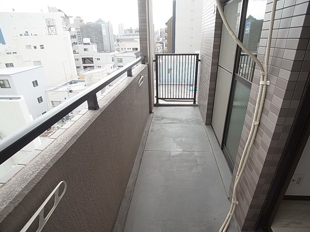 サンクラッソ神戸大開通station frontのバルコニー|日当たりの良いバルコニースペース