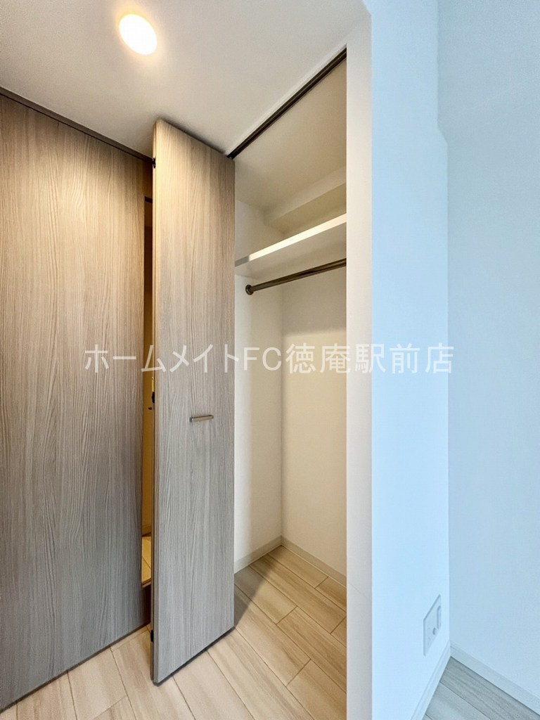 東大阪市高井田西６丁目の賃貸マンションの収納