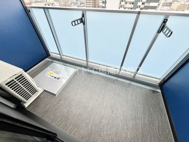 東大阪市高井田西６丁目の賃貸マンションのバルコニー