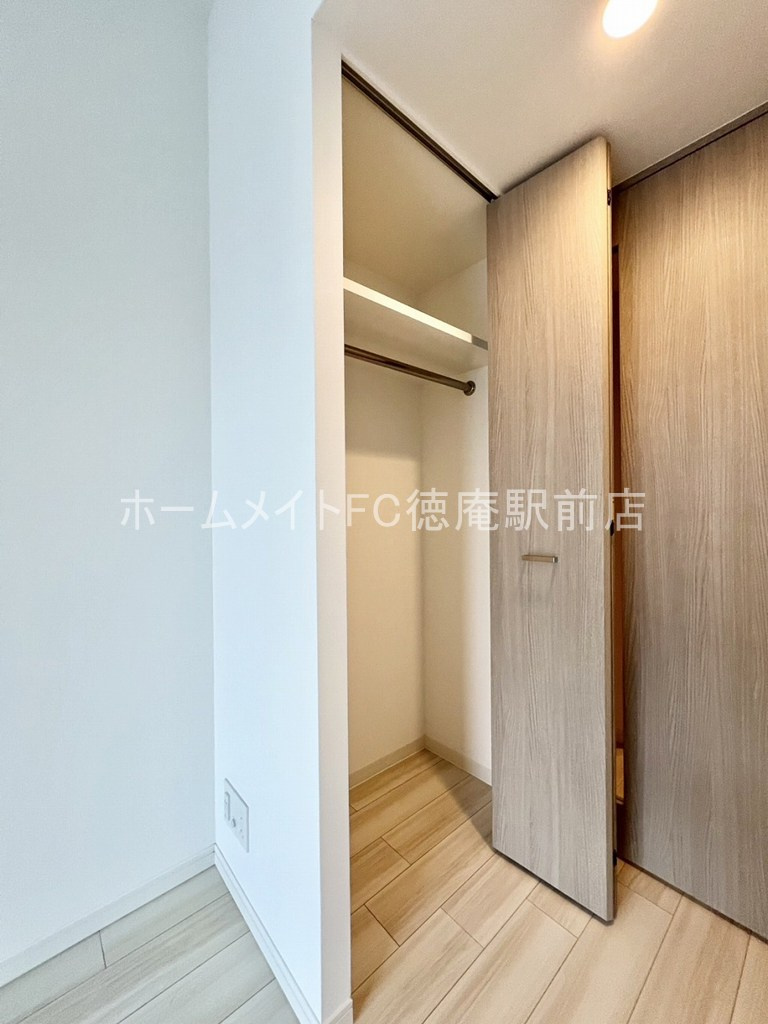 東大阪市高井田西６丁目の賃貸マンションの収納