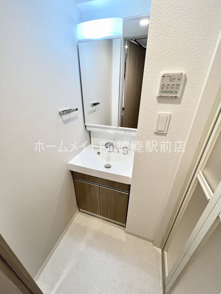 東大阪市高井田西６丁目の賃貸マンションの洗面所