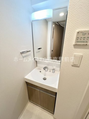 東大阪市高井田西６丁目の賃貸マンションの独立洗面台