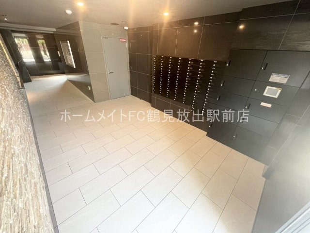 大阪市城東区中浜２丁目の賃貸マンションのロビー