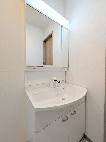 神戸市垂水区霞ケ丘６丁目新築戸建１号棟の独立洗面台