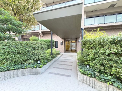 【エントランス】 | ステイツ江坂エスプリート