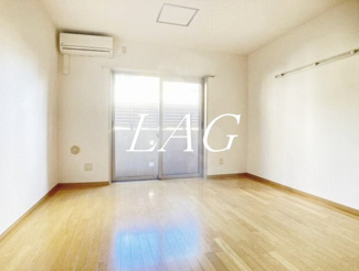 【居間・リビング】 | マンション風香 | 洋室のお部屋です。