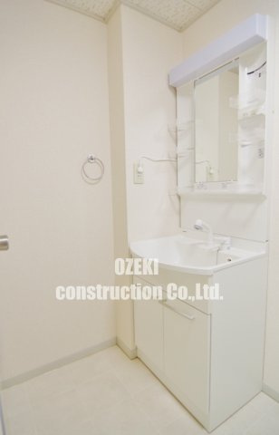 小林マンションの独立洗面台