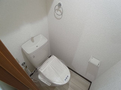 【トイレ】 | 品川第8マンション | 温水洗浄付きのトイレ