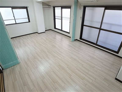 【居間・リビング】 | 品川第8マンション | 開放感の有る明るい室内、２DKにも広ーい部屋にも出来ます