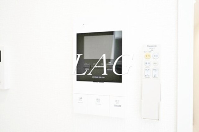 【セキュリティ】 | マーレ上北沢 | モニター付インターホンです。