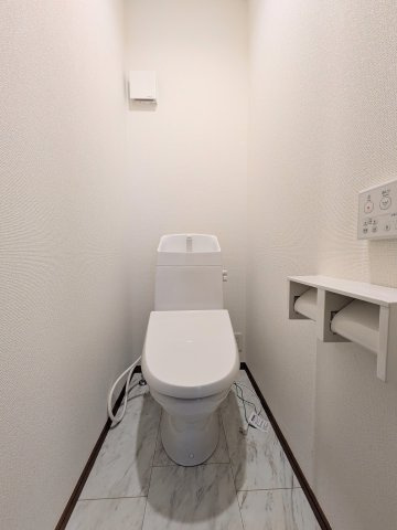 神戸市垂水区霞ケ丘６丁目新築戸建２号棟のトイレ