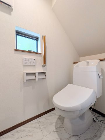 神戸市垂水区霞ケ丘６丁目新築戸建２号棟のトイレ