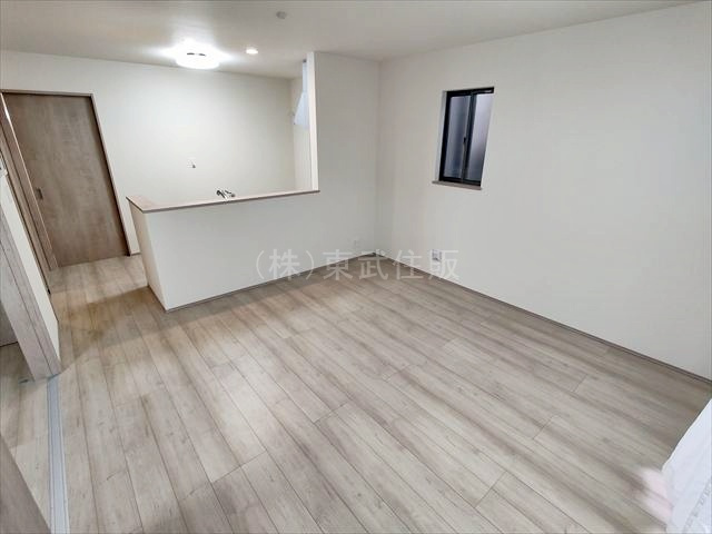 【居間・リビング】 | 川越市砂久保　全１棟 | 南向きのリビングダイニングです