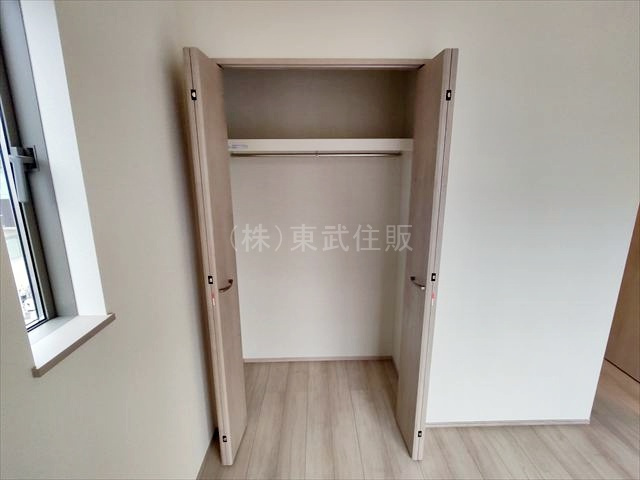 【内装】 | 川越市砂久保　全１棟 | 2階南西側5.18帖洋室の内装です