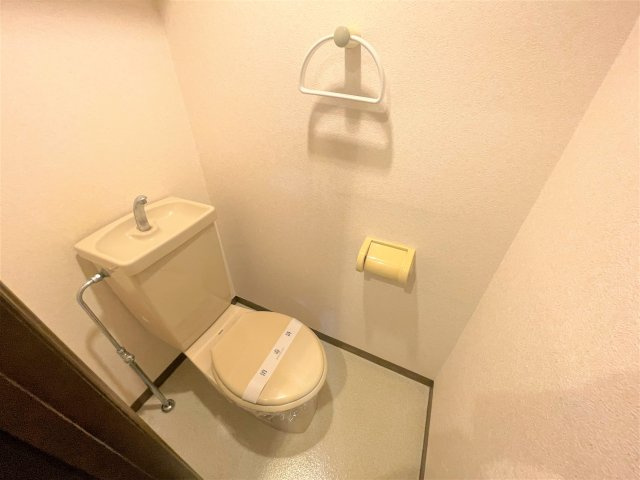 リヴェール弥生のトイレ|写真は別の部屋になります
