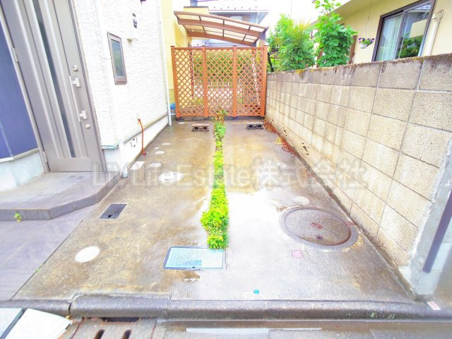 小平市鈴木町２丁目戸建の駐車場