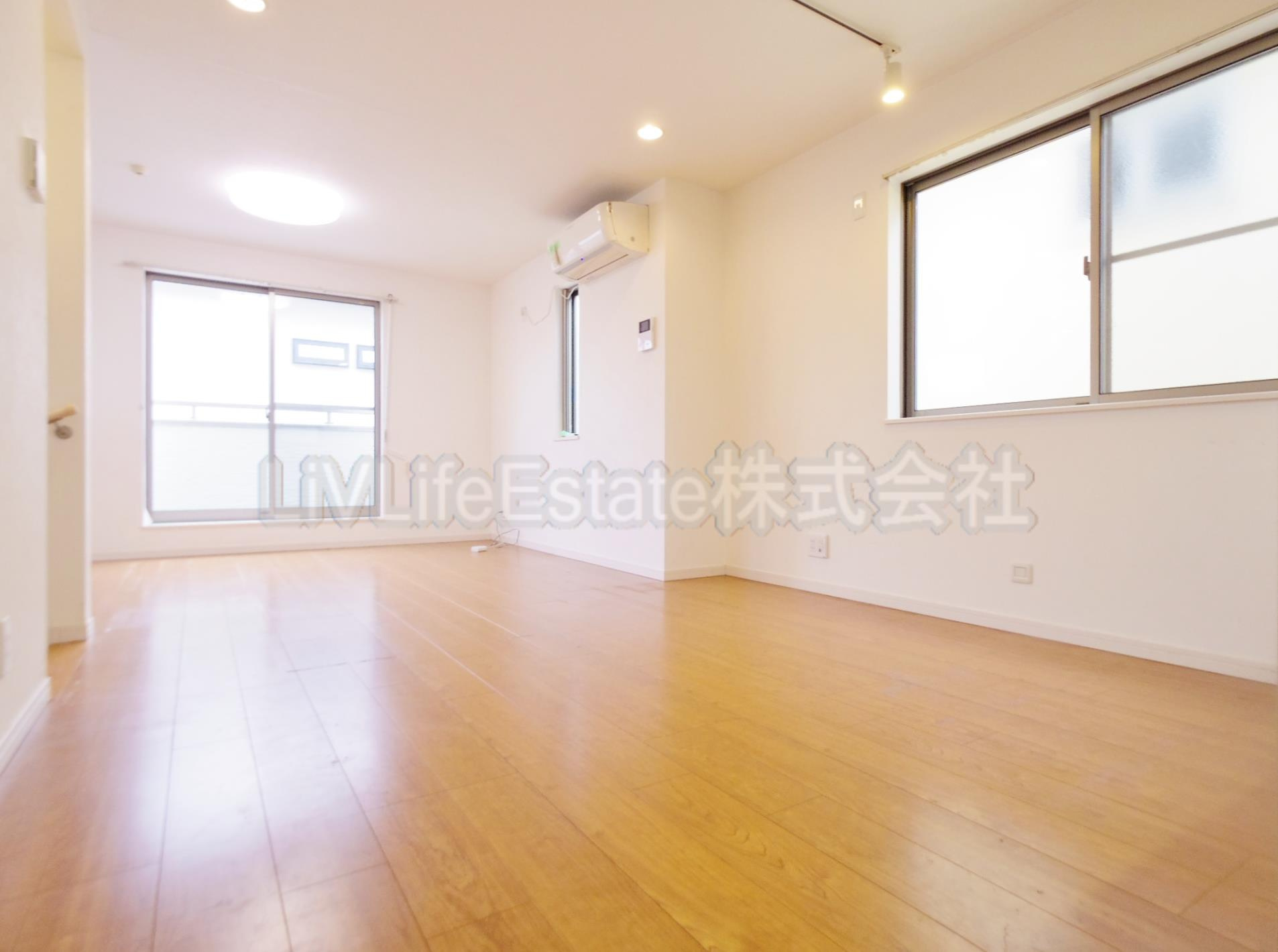 小平市鈴木町２丁目戸建の居間・リビング