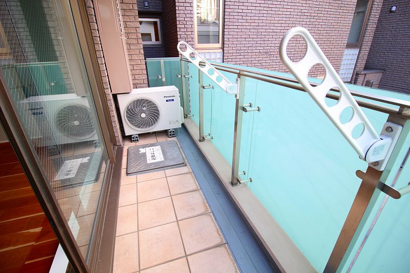 ファミールグラン神宮前のバルコニー