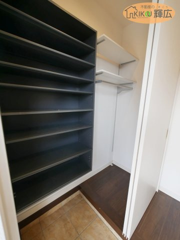 【収納】 | 加古川市志方町横大路　中古戸建 | シューズインクローゼットがあります。